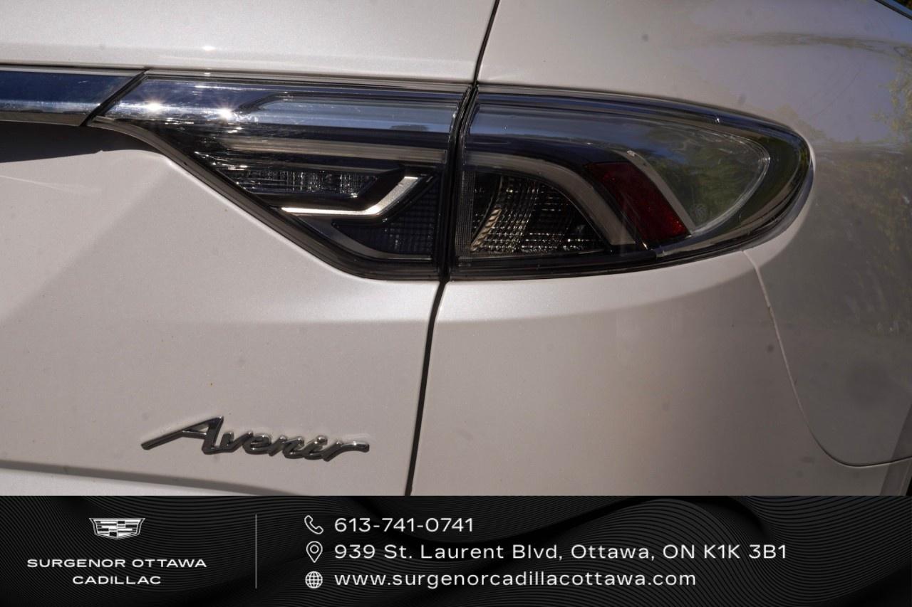 2023 Buick Enclave Avenir AWD Photo