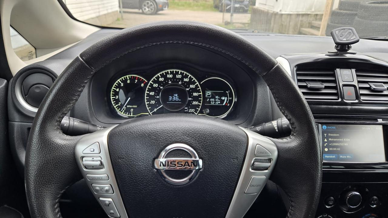 2015 Nissan Versa Note SL Photo