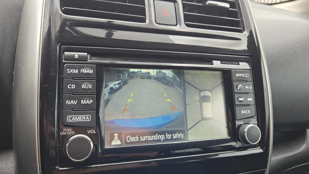 2015 Nissan Versa Note SL Photo