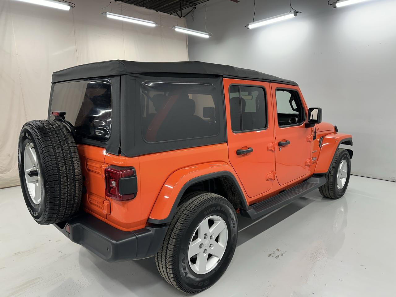 2018 Jeep Wrangler SAHARA 4X4 Photo6