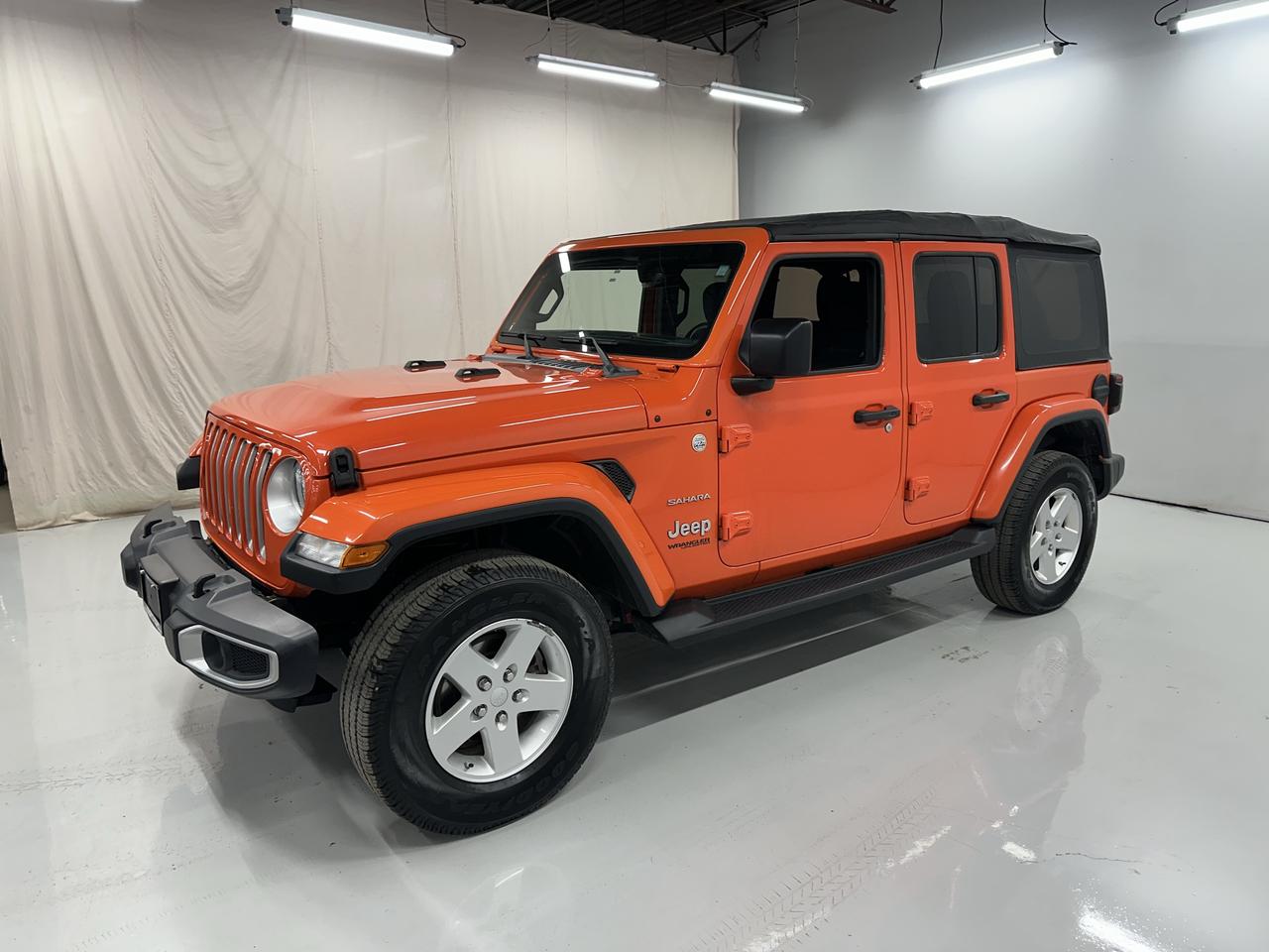 2018 Jeep Wrangler SAHARA 4X4 Photo3