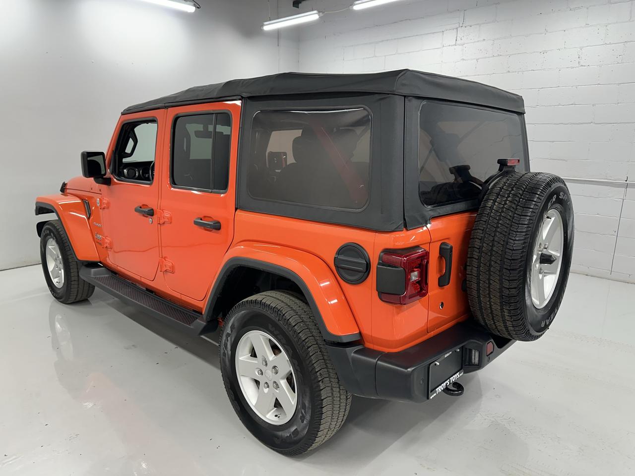 2018 Jeep Wrangler SAHARA 4X4 Photo4