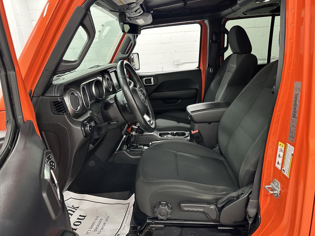 2018 Jeep Wrangler SAHARA 4X4 Photo12