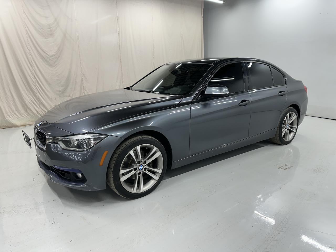 2017 BMW 3 Series 4dr Sdn 330i xDrive AWD Photo1