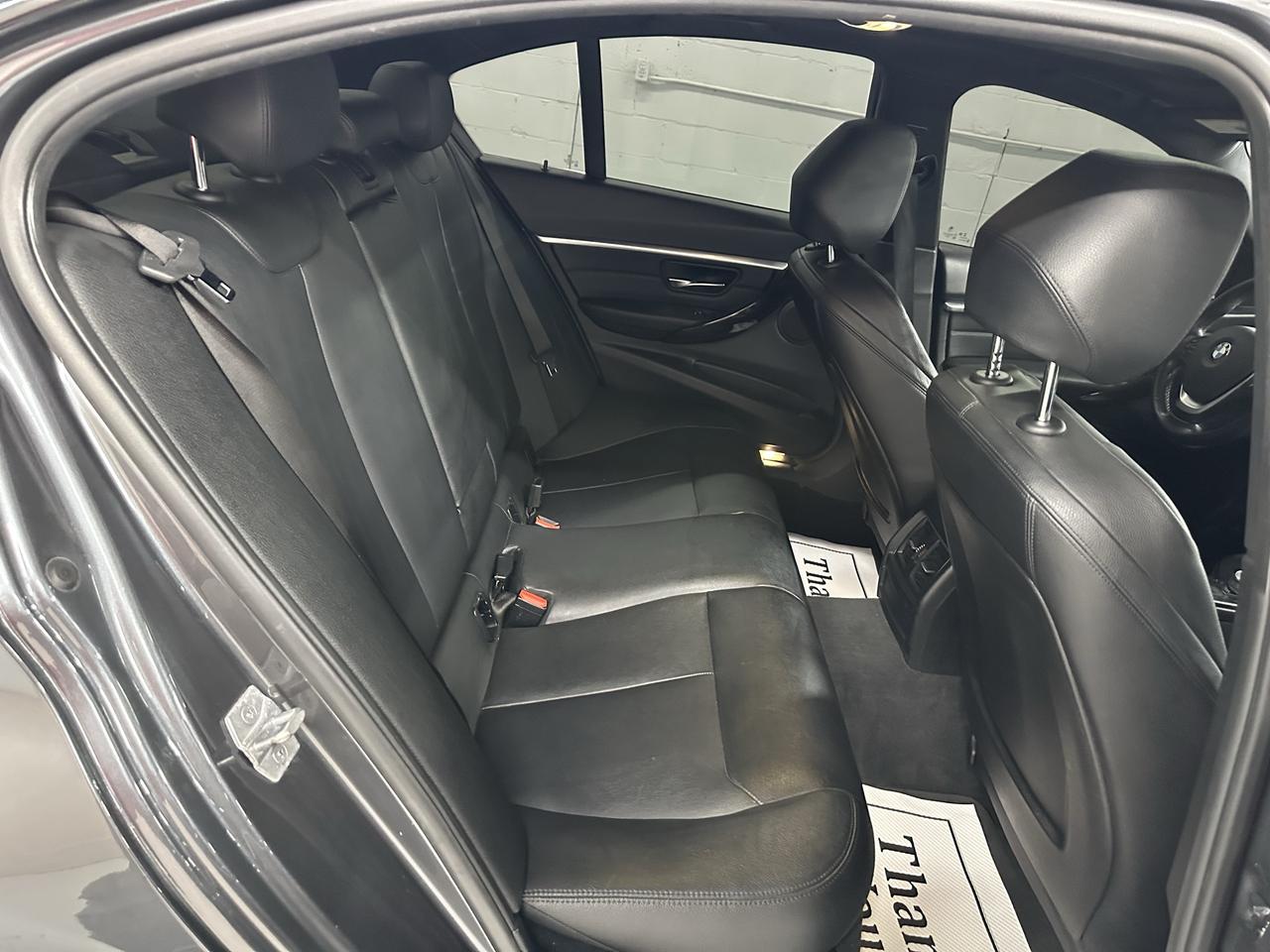 2017 BMW 3 Series 4dr Sdn 330i xDrive AWD Photo27