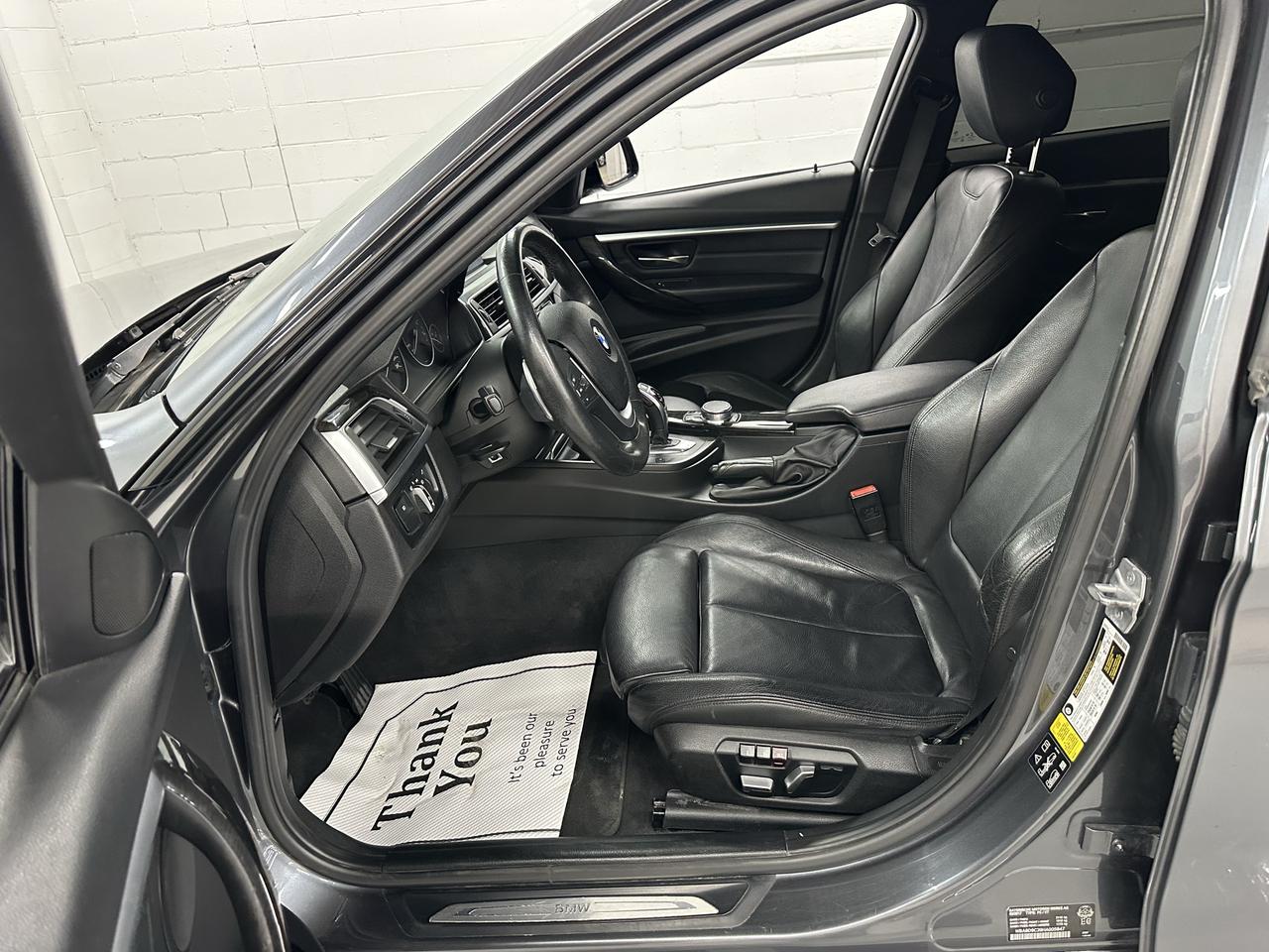 2017 BMW 3 Series 4dr Sdn 330i xDrive AWD Photo38