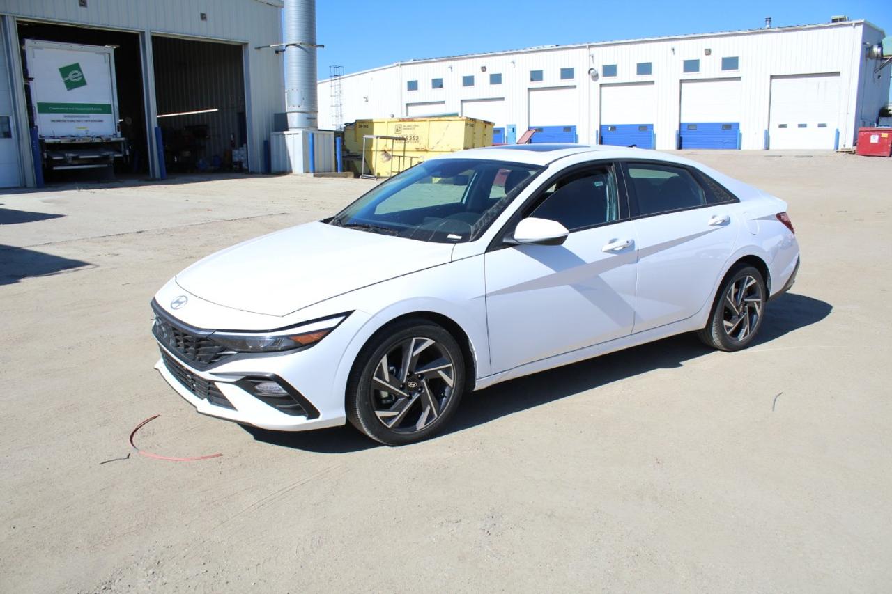 2025 Hyundai Elantra Preferred IVT w/Tech Pkg, Htd cloth, S/R, NAV, BUC - Photo #1