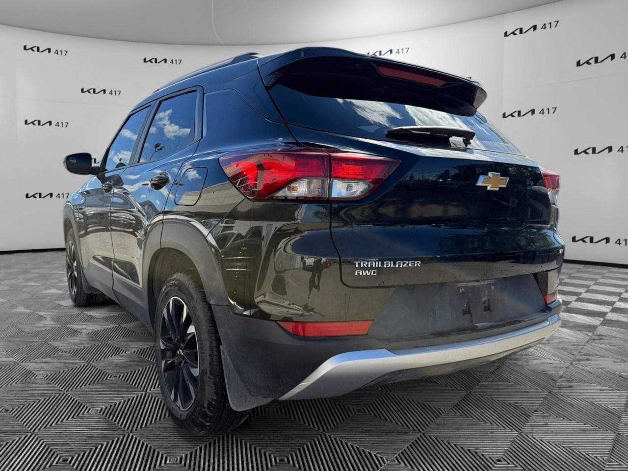 2023 Chevrolet TrailBlazer AWD 4dr LT Photo