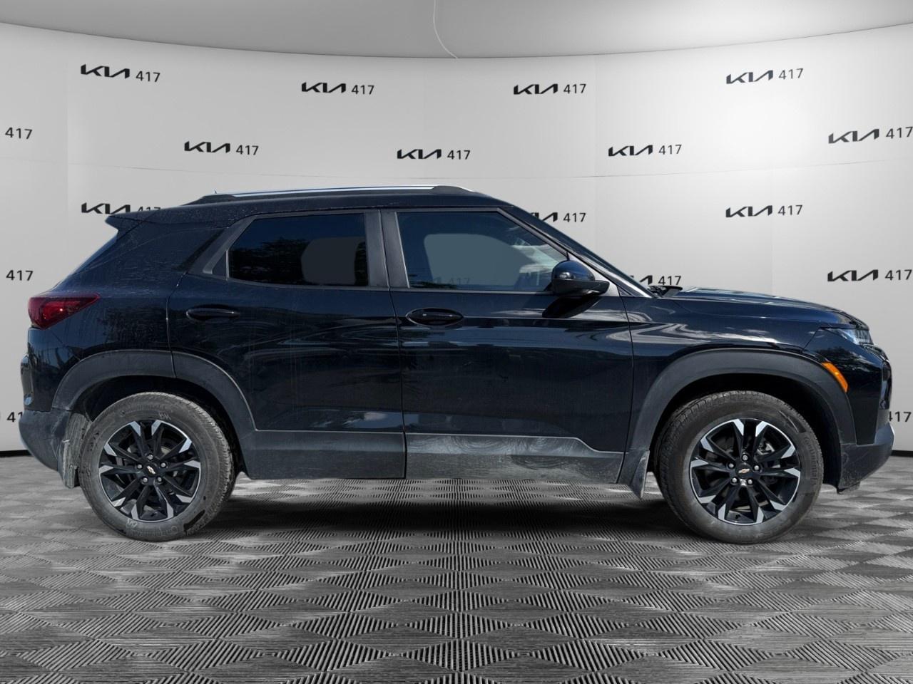 2023 Chevrolet TrailBlazer AWD 4dr LT Photo