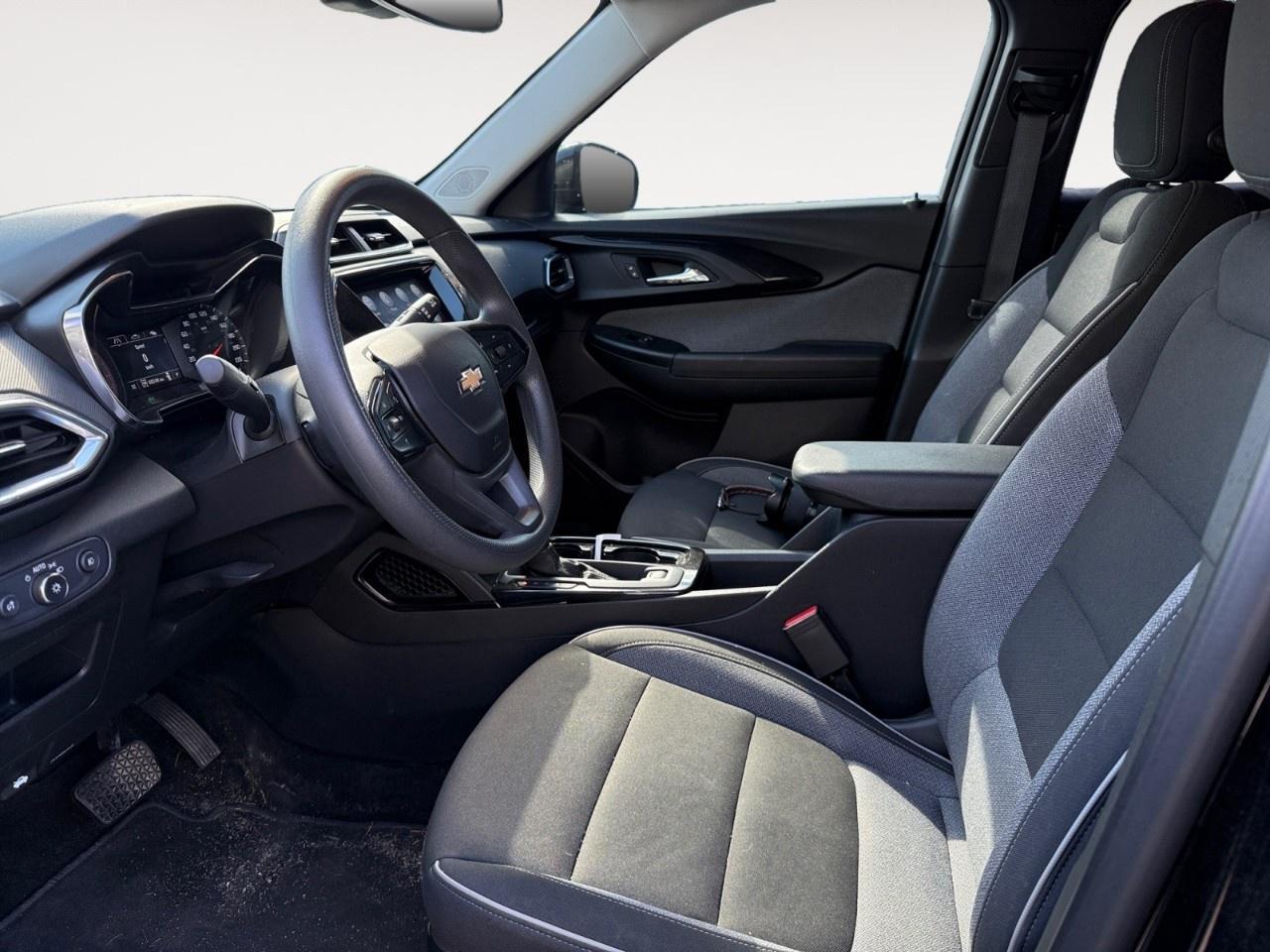 2023 Chevrolet TrailBlazer AWD 4dr LT Photo
