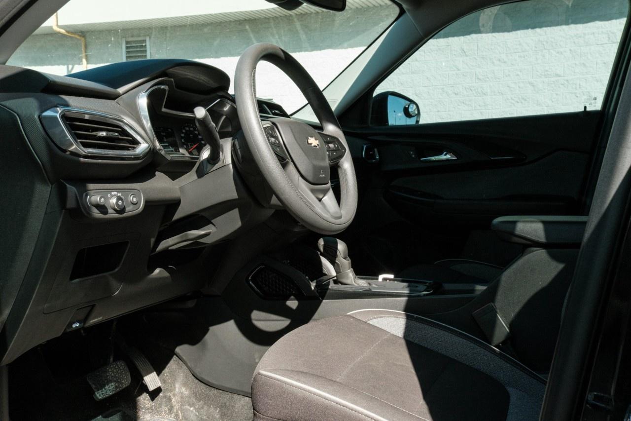 2023 Chevrolet TrailBlazer AWD 4dr LT Photo