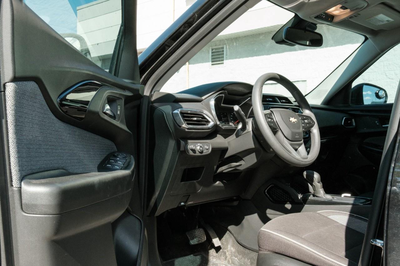 2023 Chevrolet TrailBlazer AWD 4dr LT Photo