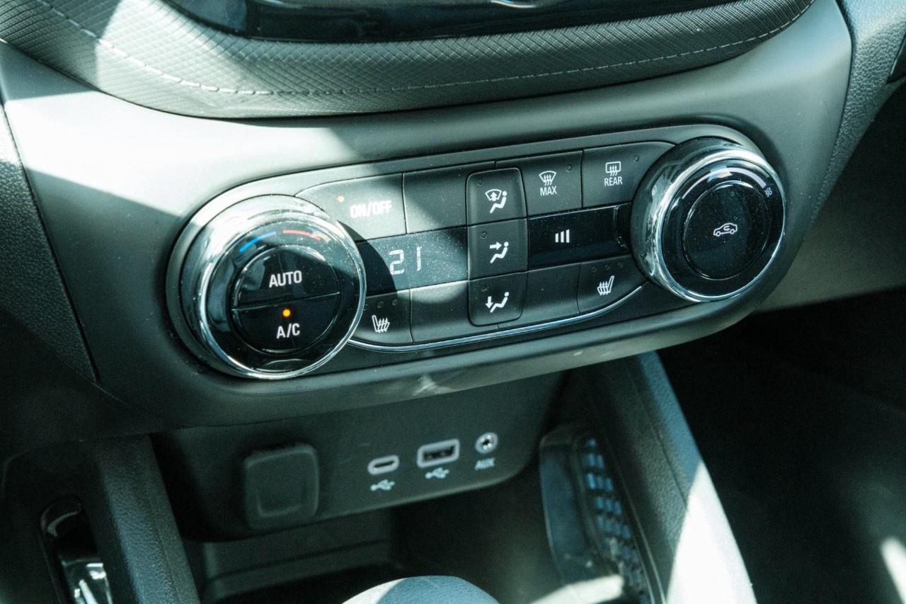 2023 Chevrolet TrailBlazer AWD 4dr LT Photo