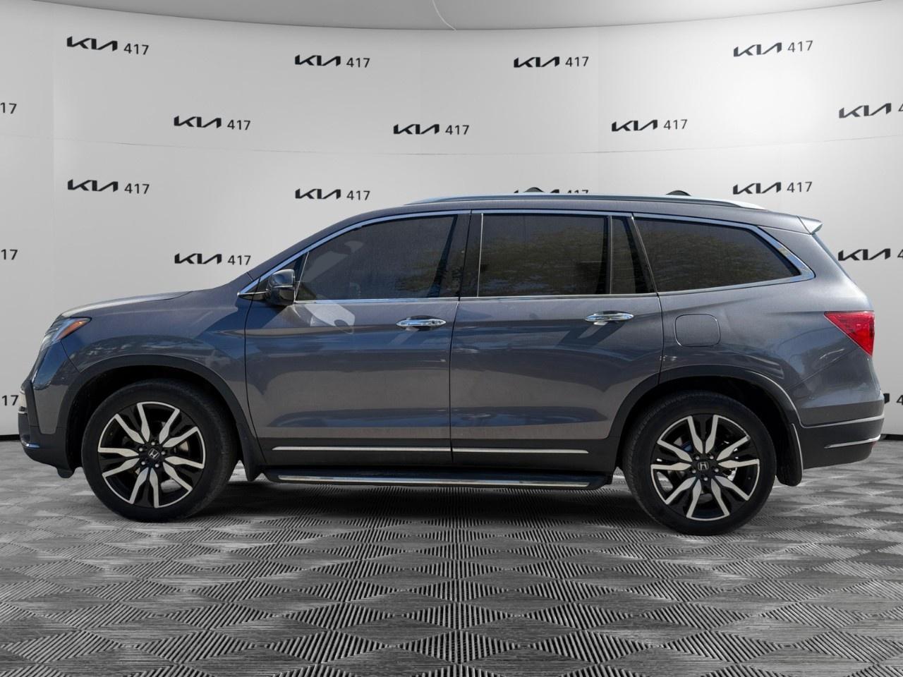 2022 Honda Pilot Touring 7-Passenger AWD Photo5