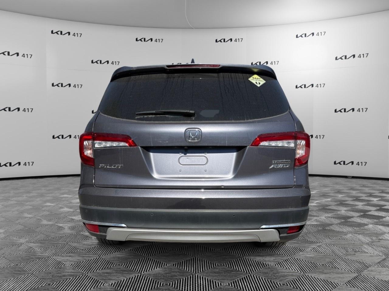 2022 Honda Pilot Touring 7-Passenger AWD Photo