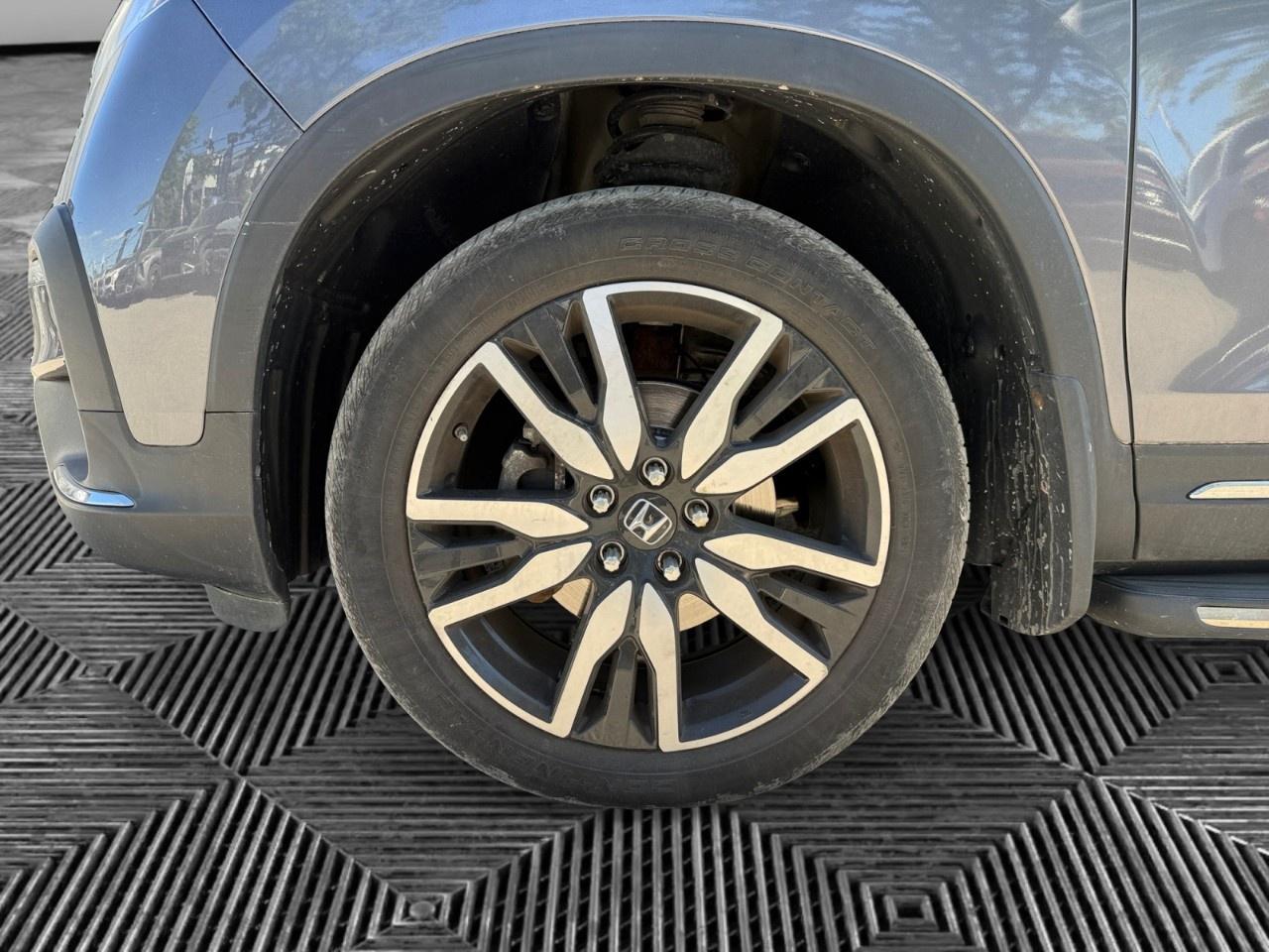 2022 Honda Pilot Touring 7-Passenger AWD Photo