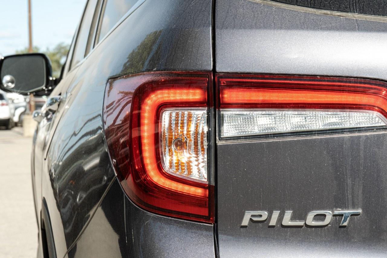 2022 Honda Pilot Touring 7-Passenger AWD Photo
