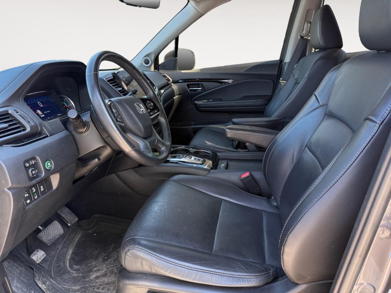 2022 Honda Pilot Touring 7-Passenger AWD Photo