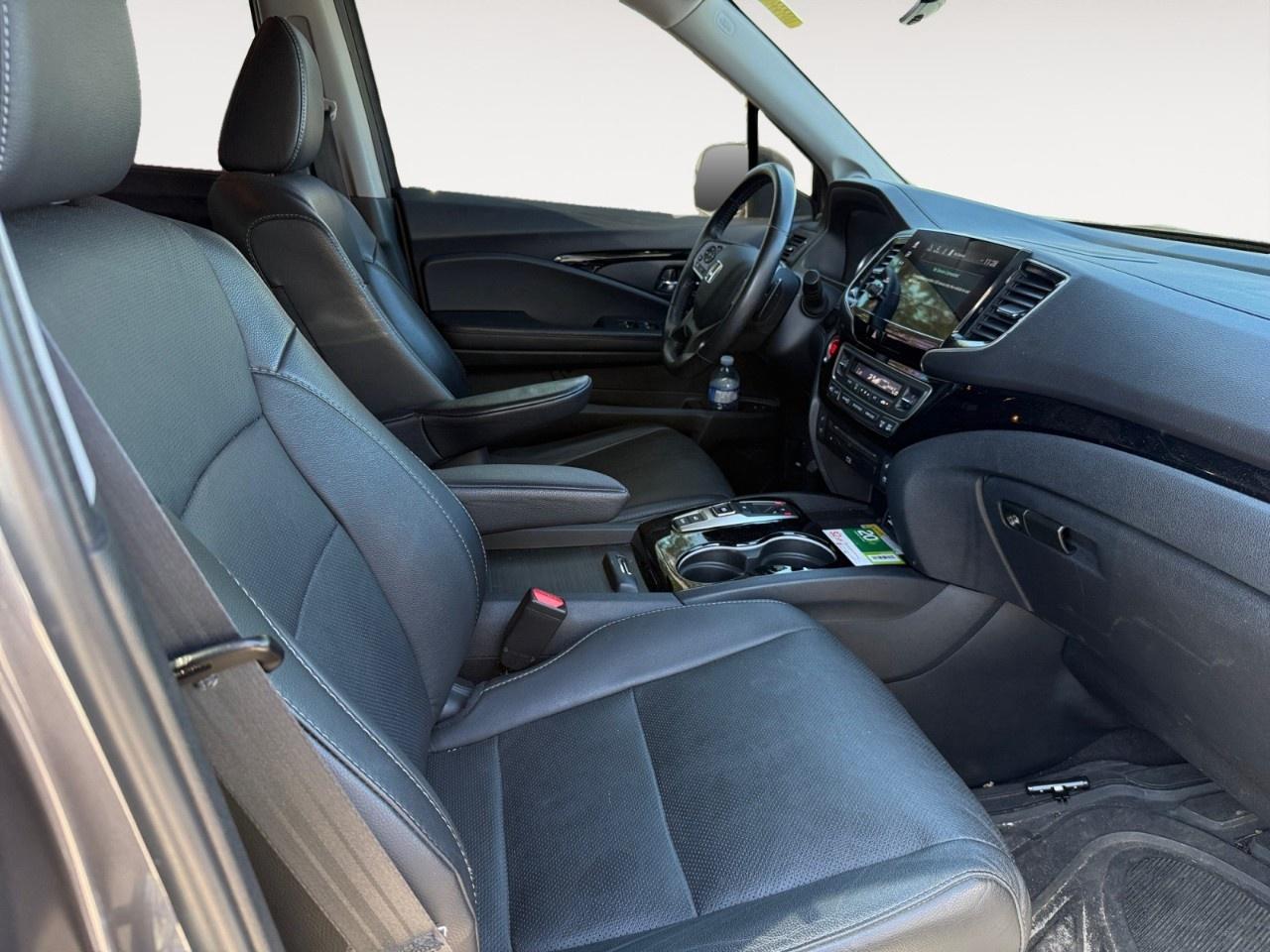 2022 Honda Pilot Touring 7-Passenger AWD Photo