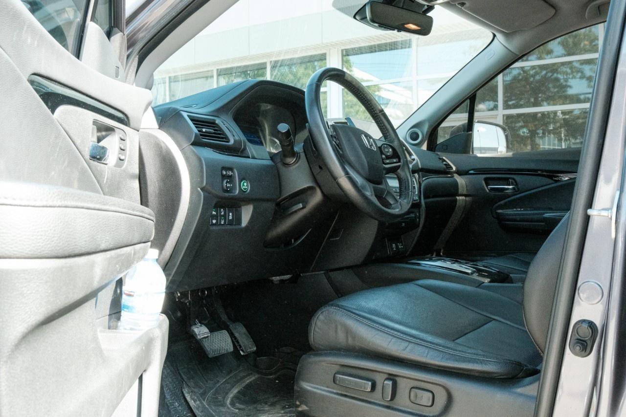 2022 Honda Pilot Touring 7-Passenger AWD Photo
