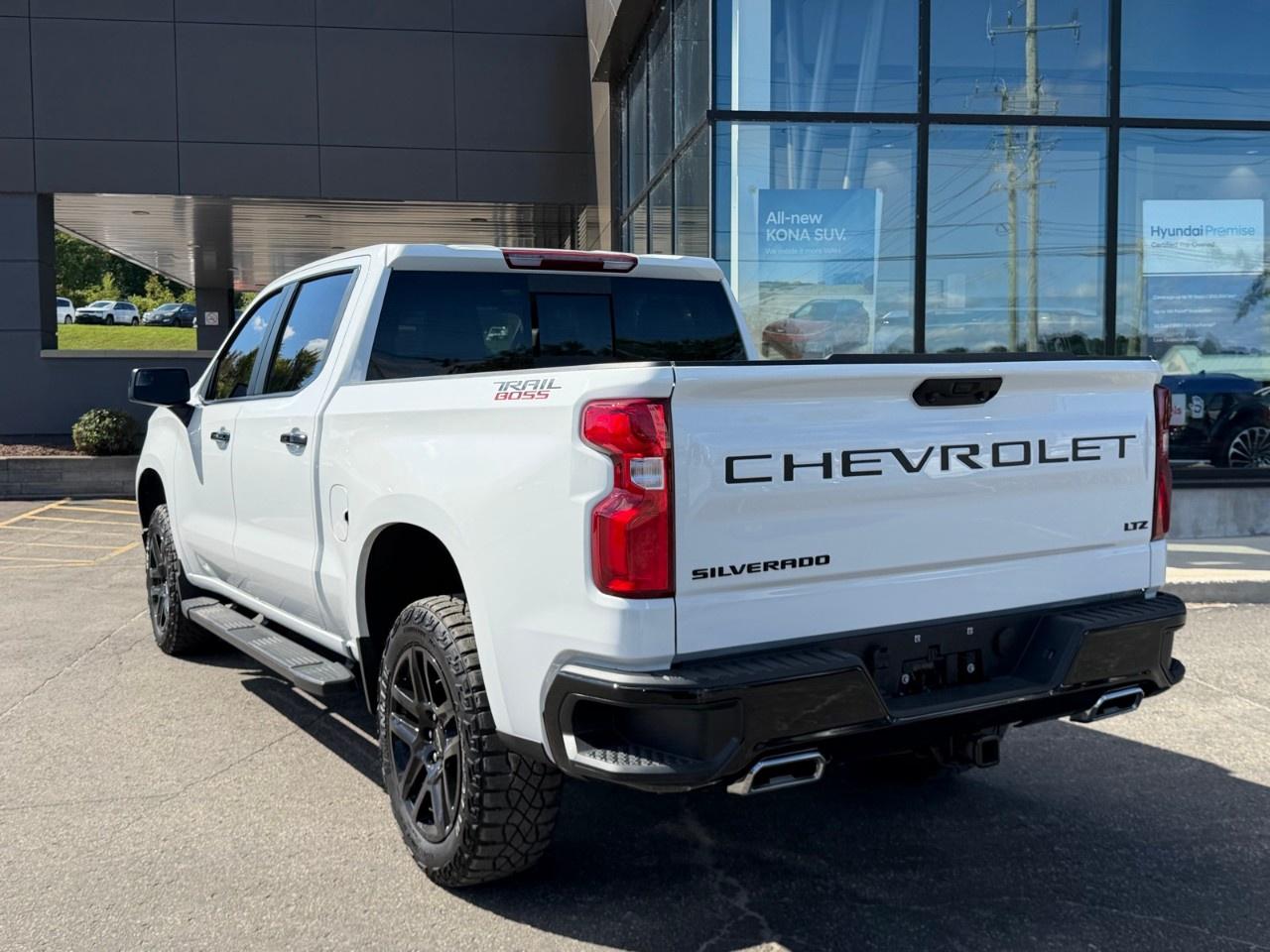 2024 Chevrolet Silverado 1500 Crew Cab Short Box 4-Wheel Drive LT Trail Boss Photo