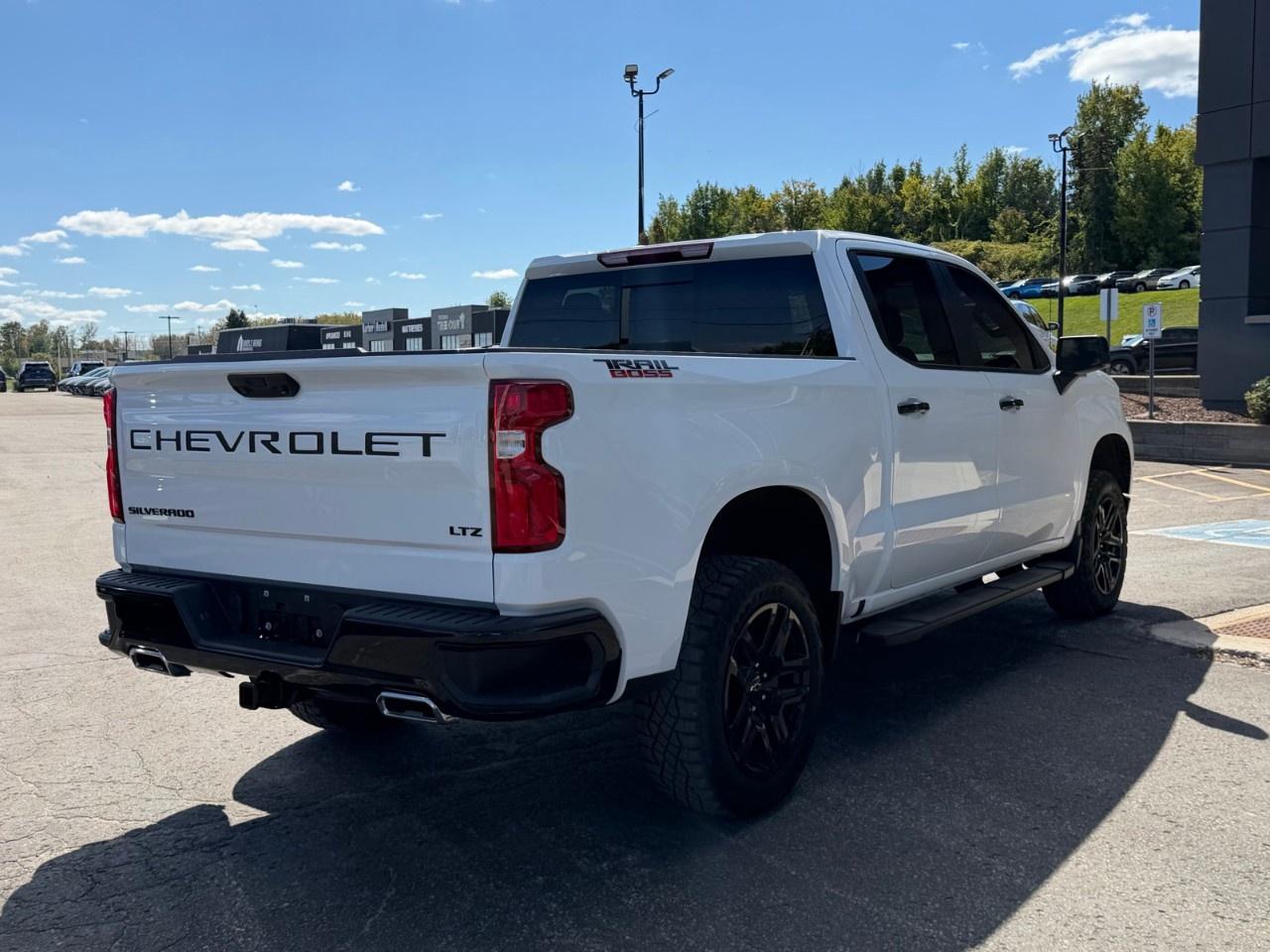 2024 Chevrolet Silverado 1500 Crew Cab Short Box 4-Wheel Drive LT Trail Boss Photo