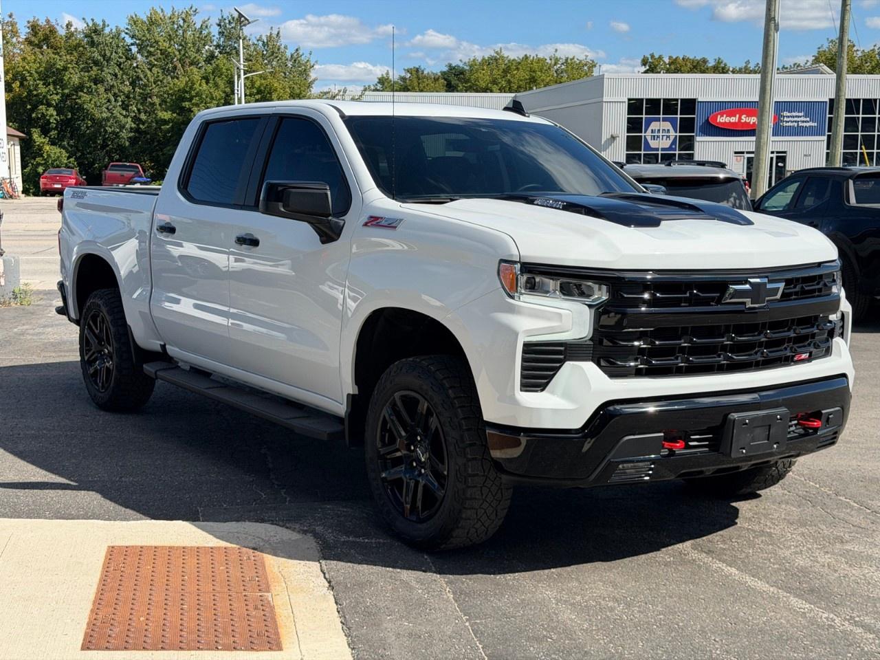 2024 Chevrolet Silverado 1500 Crew Cab Short Box 4-Wheel Drive LT Trail Boss Photo