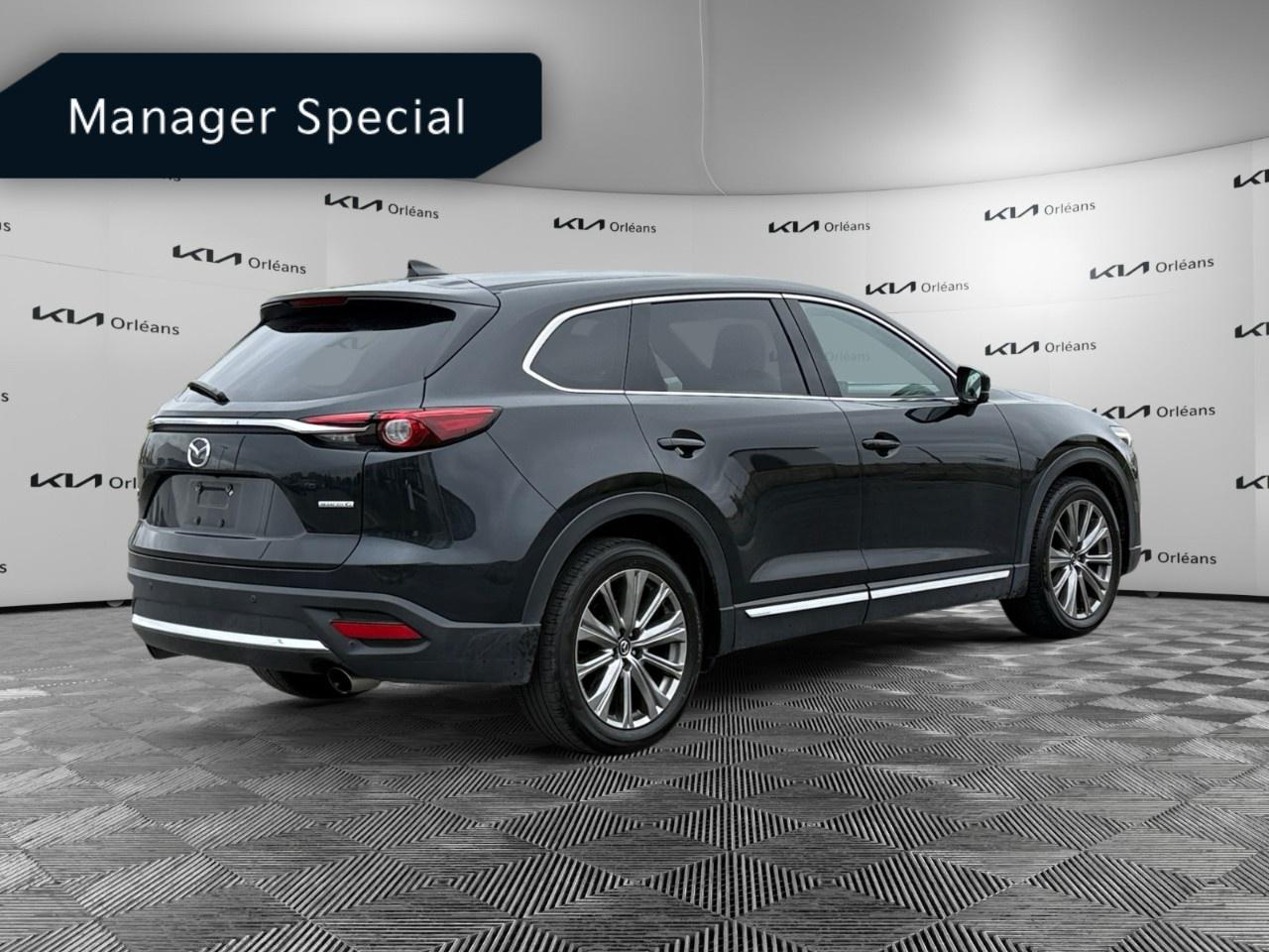 2022 Mazda CX-9 Signature AWD Photo