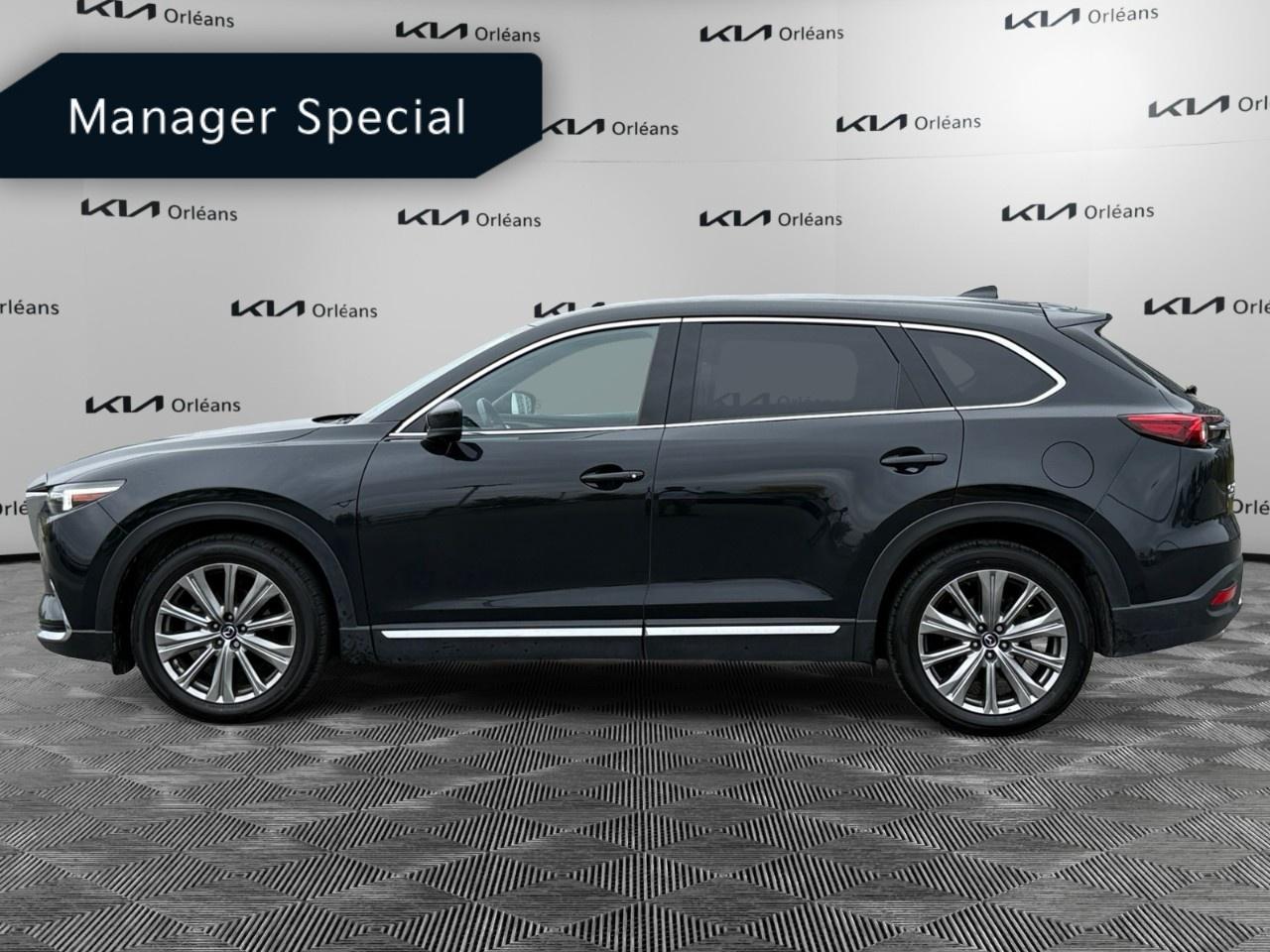 2022 Mazda CX-9 Signature AWD Photo1