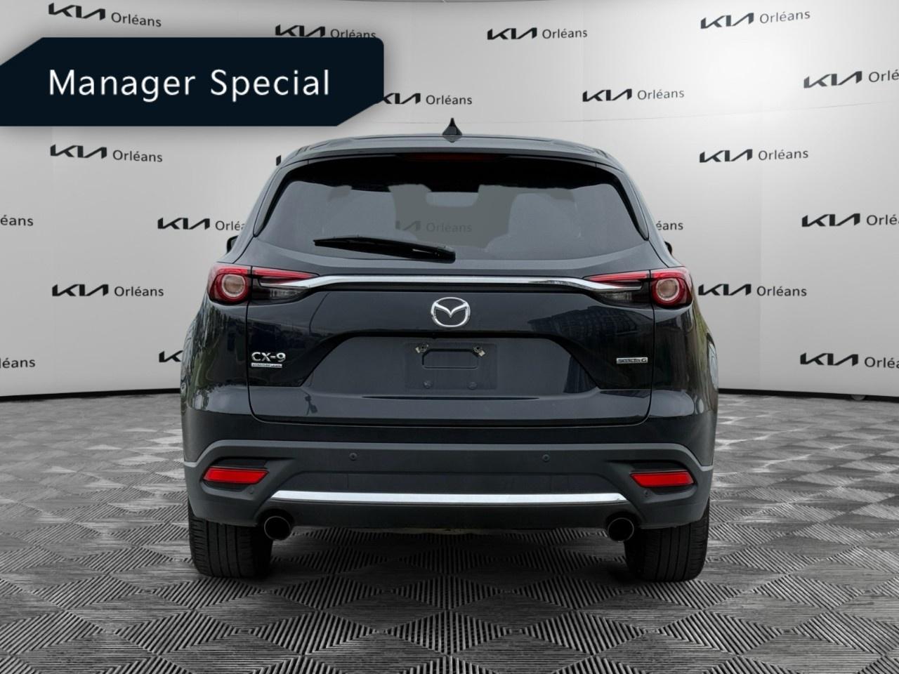 2022 Mazda CX-9 Signature AWD Photo