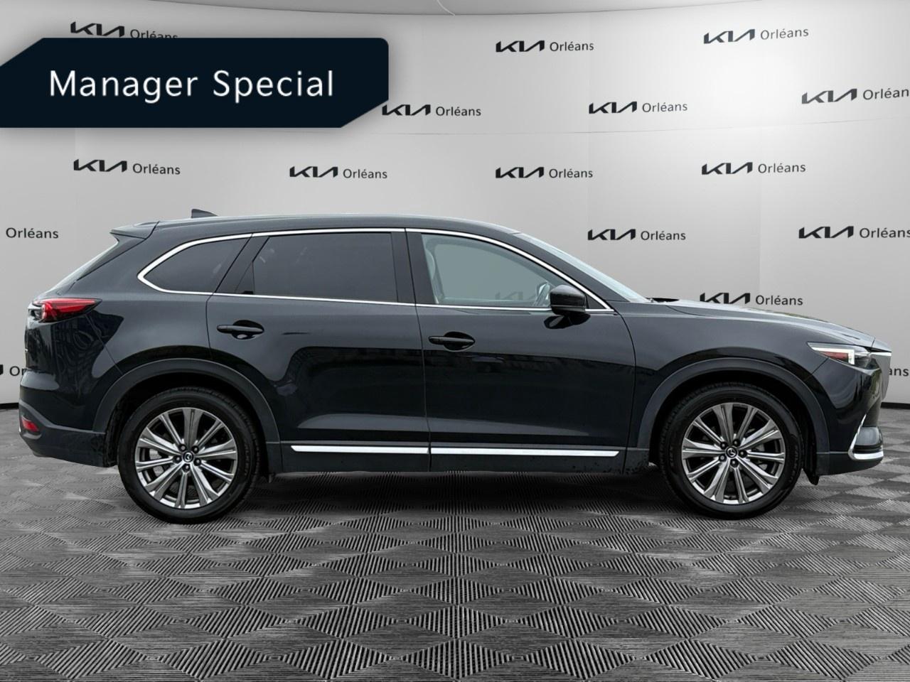 2022 Mazda CX-9 Signature AWD Photo