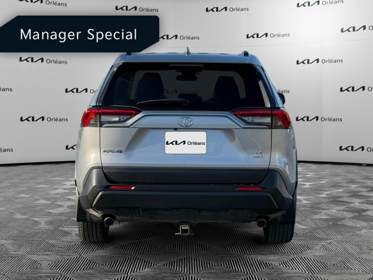 2019 Toyota RAV4 AWD LE Photo3