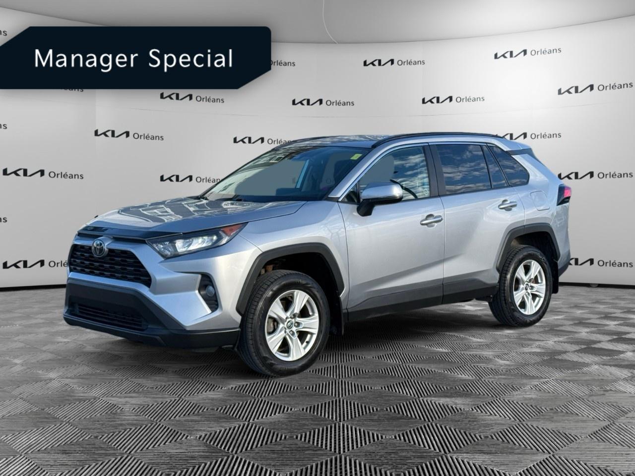 2019 Toyota RAV4 AWD LE Photo