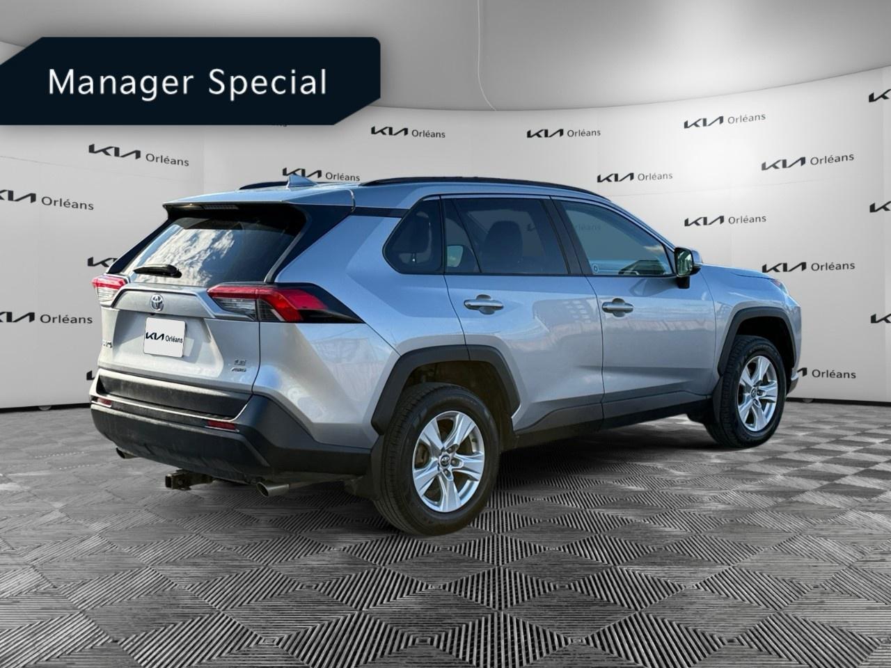 2019 Toyota RAV4 AWD LE Photo