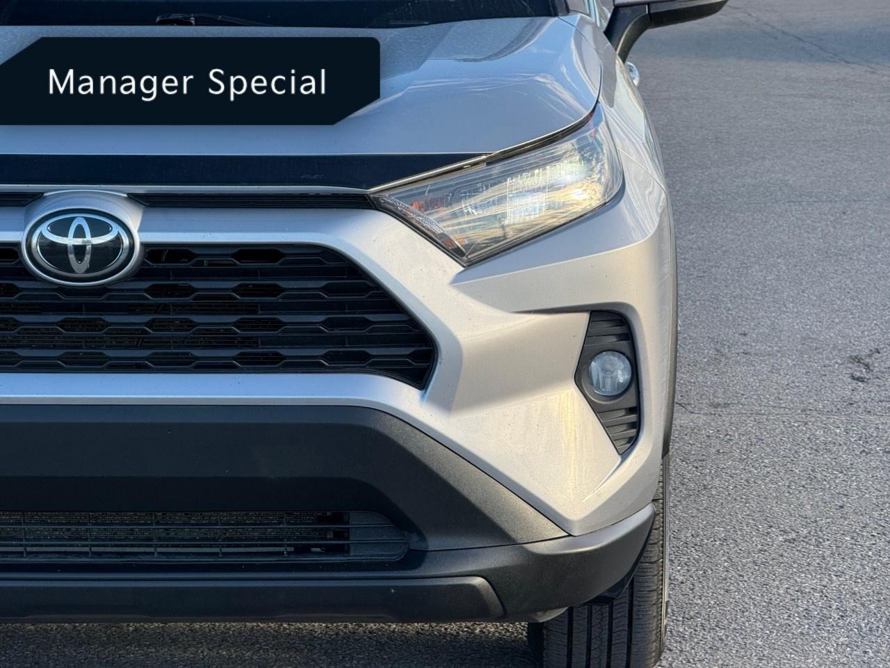 2019 Toyota RAV4 AWD LE Photo
