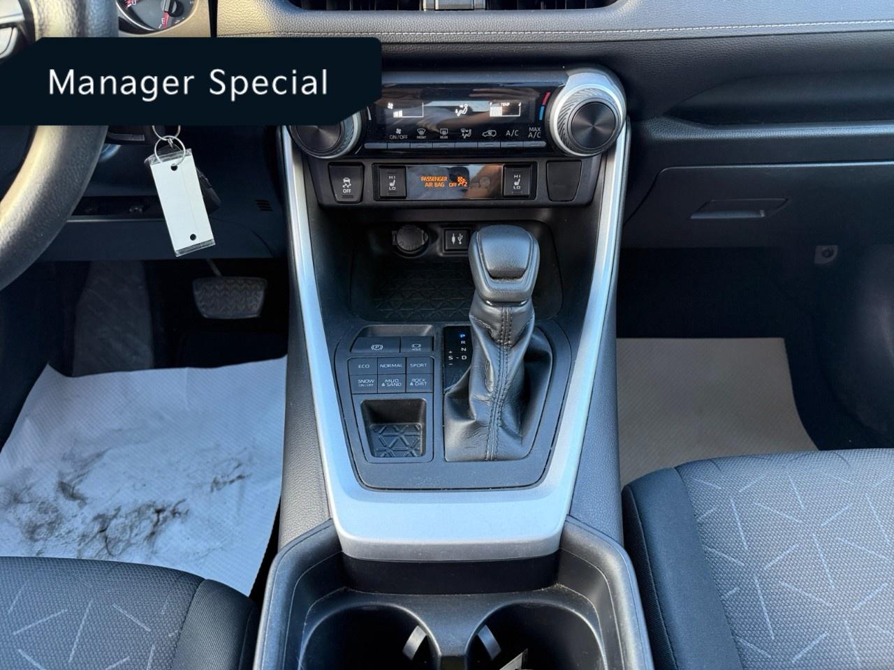 2019 Toyota RAV4 AWD LE Photo