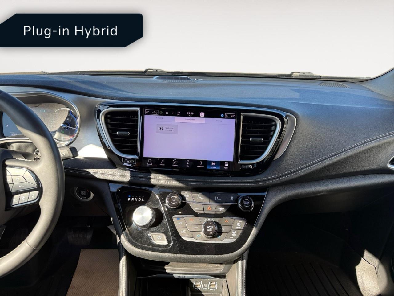 2022 Chrysler Pacifica Hybrid Limited 2WD Photo