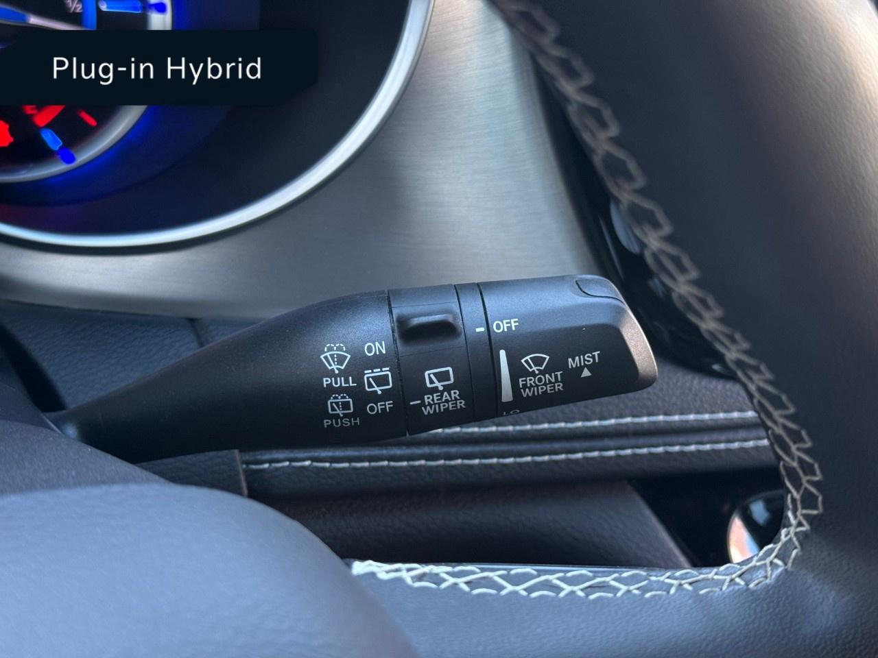 2022 Chrysler Pacifica Hybrid Limited 2WD Photo
