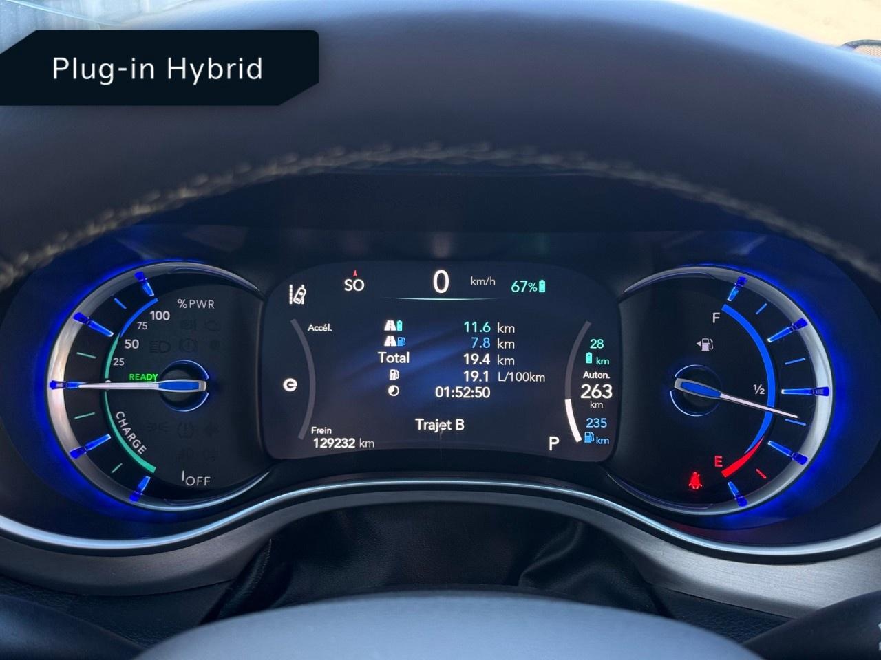 2022 Chrysler Pacifica Hybrid Limited 2WD Photo
