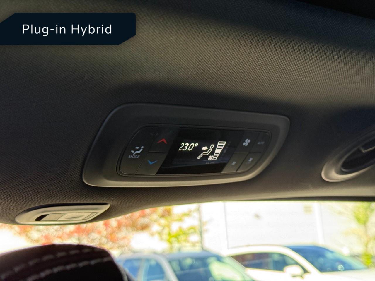 2022 Chrysler Pacifica Hybrid Limited 2WD Photo