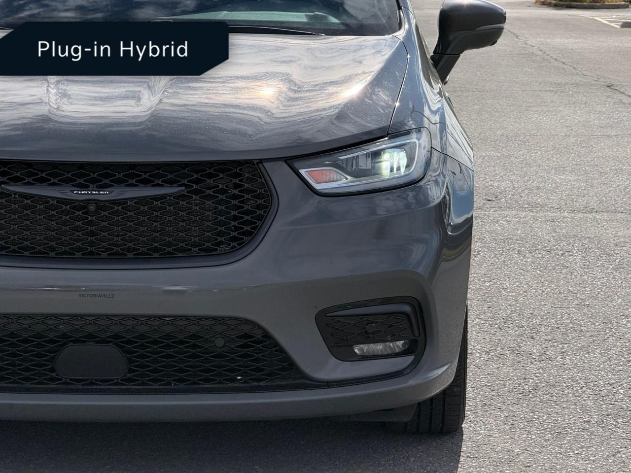 2022 Chrysler Pacifica Hybrid Limited 2WD Photo