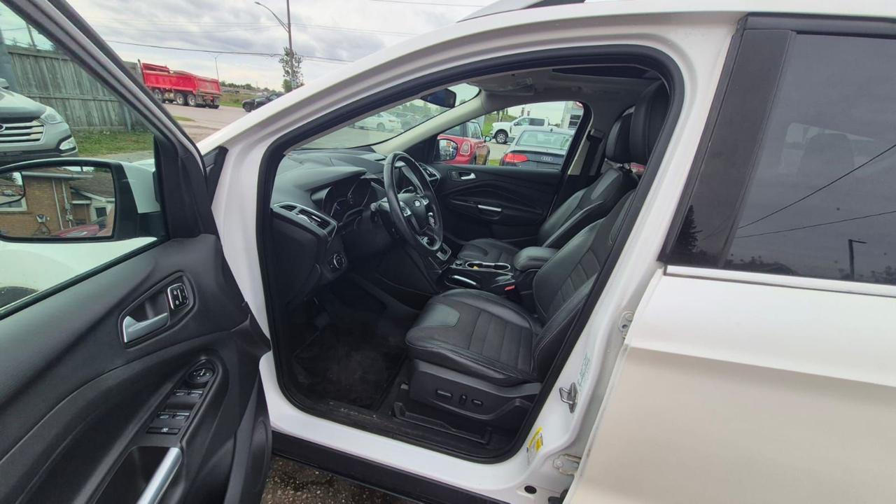 2013 Ford Escape Titanium, WELL MAINTAINED, NO ACCIDENTS, CERTIFIED Photo