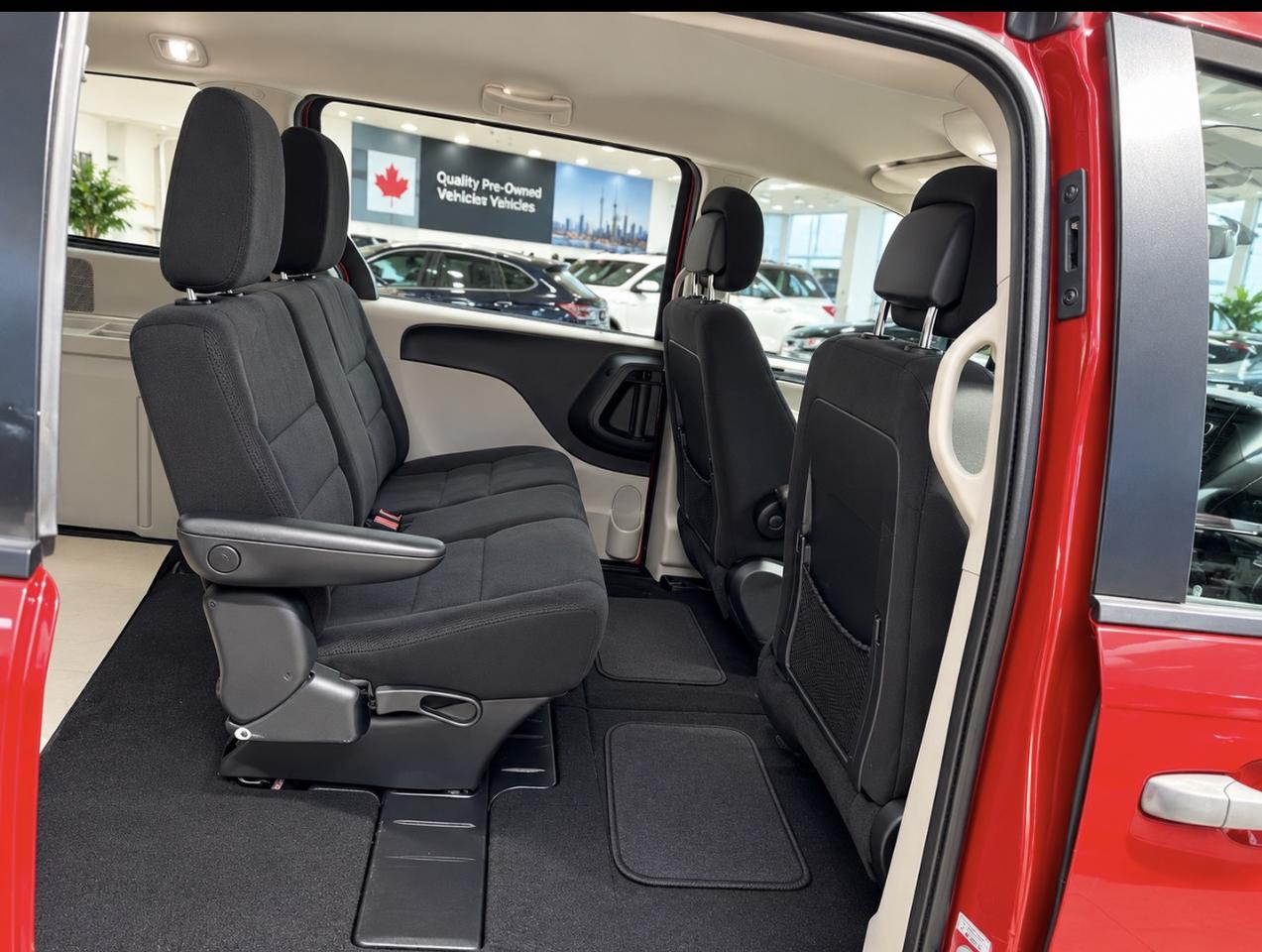 2016 Dodge Grand Caravan CANADA VALUE PACKAGE Photo