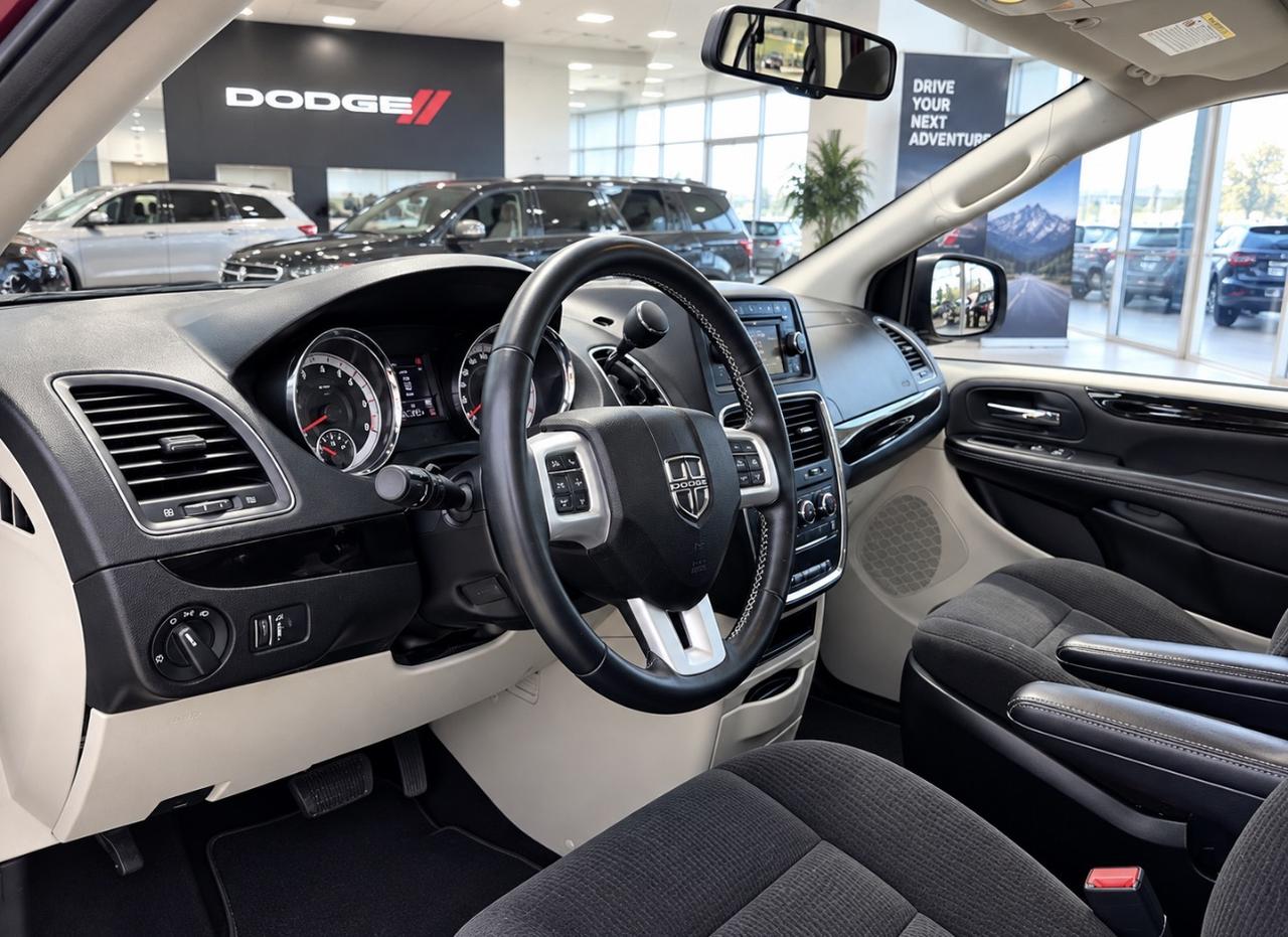 2016 Dodge Grand Caravan CANADA VALUE PACKAGE Photo