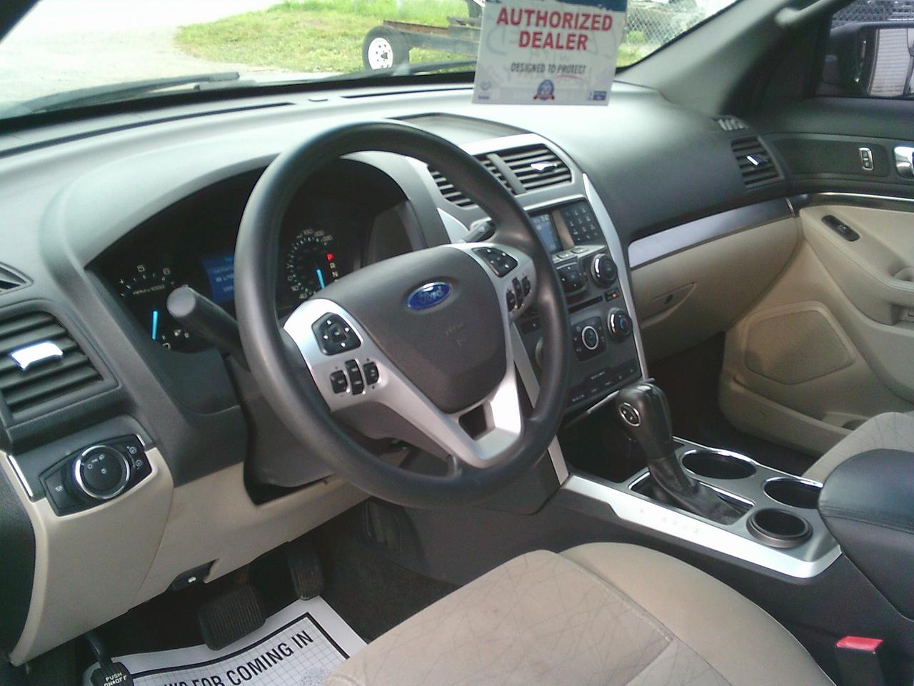 2013 Ford Explorer 4dr Base 7 PASS! TOW PKG! Photo