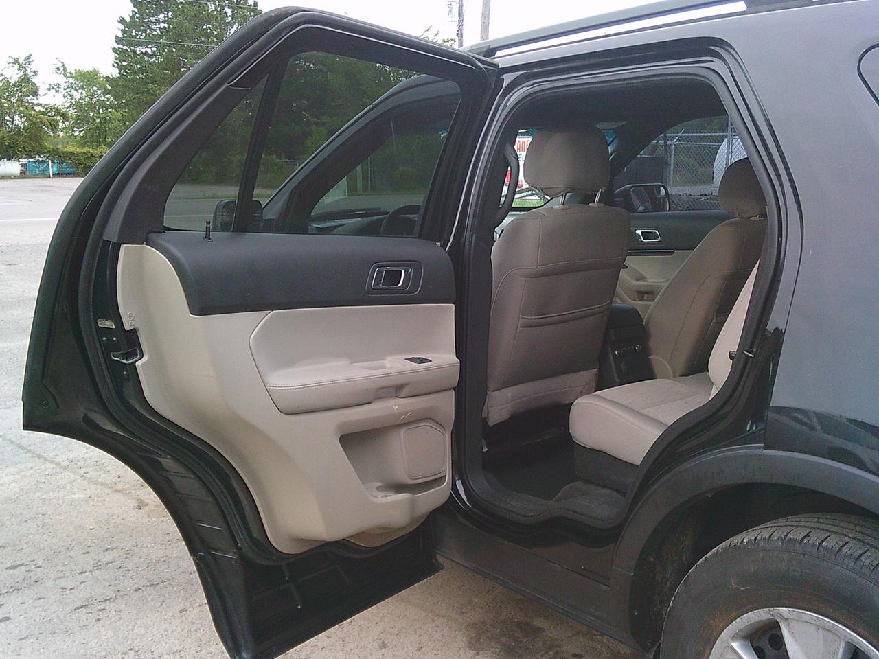 2013 Ford Explorer 4dr Base 7 PASS! TOW PKG! Photo