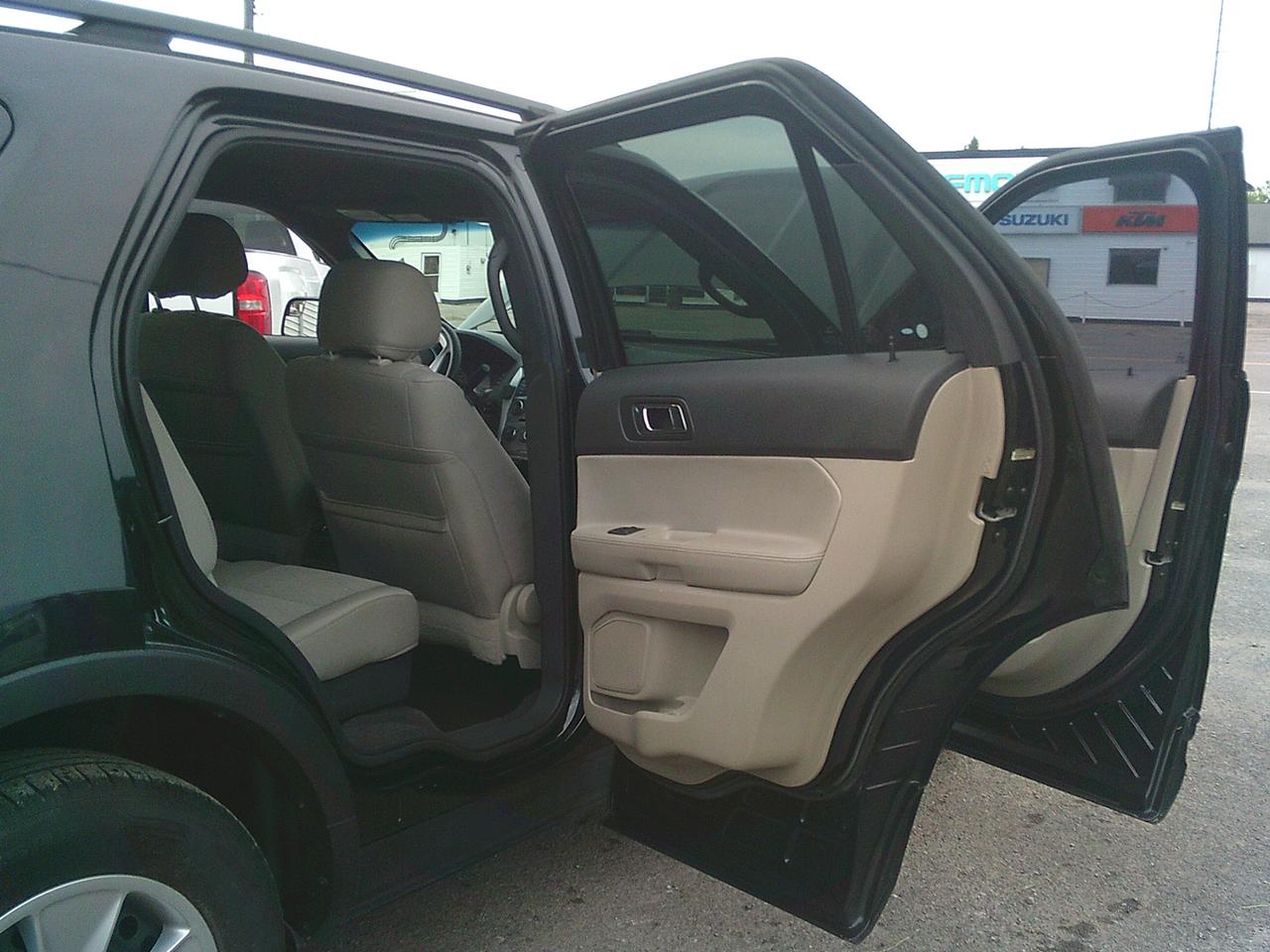 2013 Ford Explorer 4dr Base 7 PASS! TOW PKG! Photo
