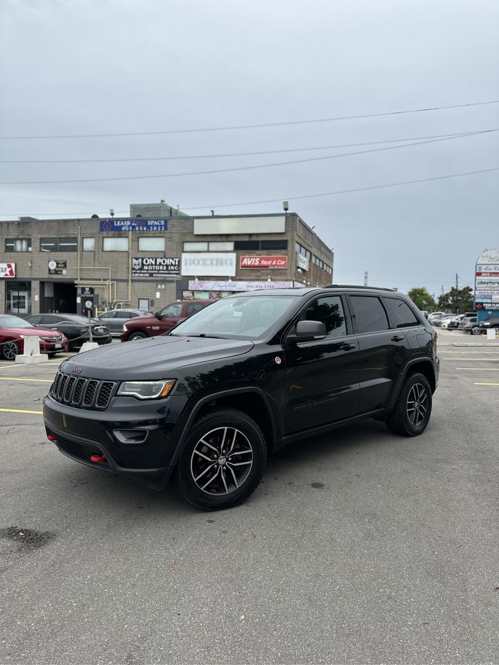 2017 Jeep Grand Cherokee Trailhawk - Photo #2