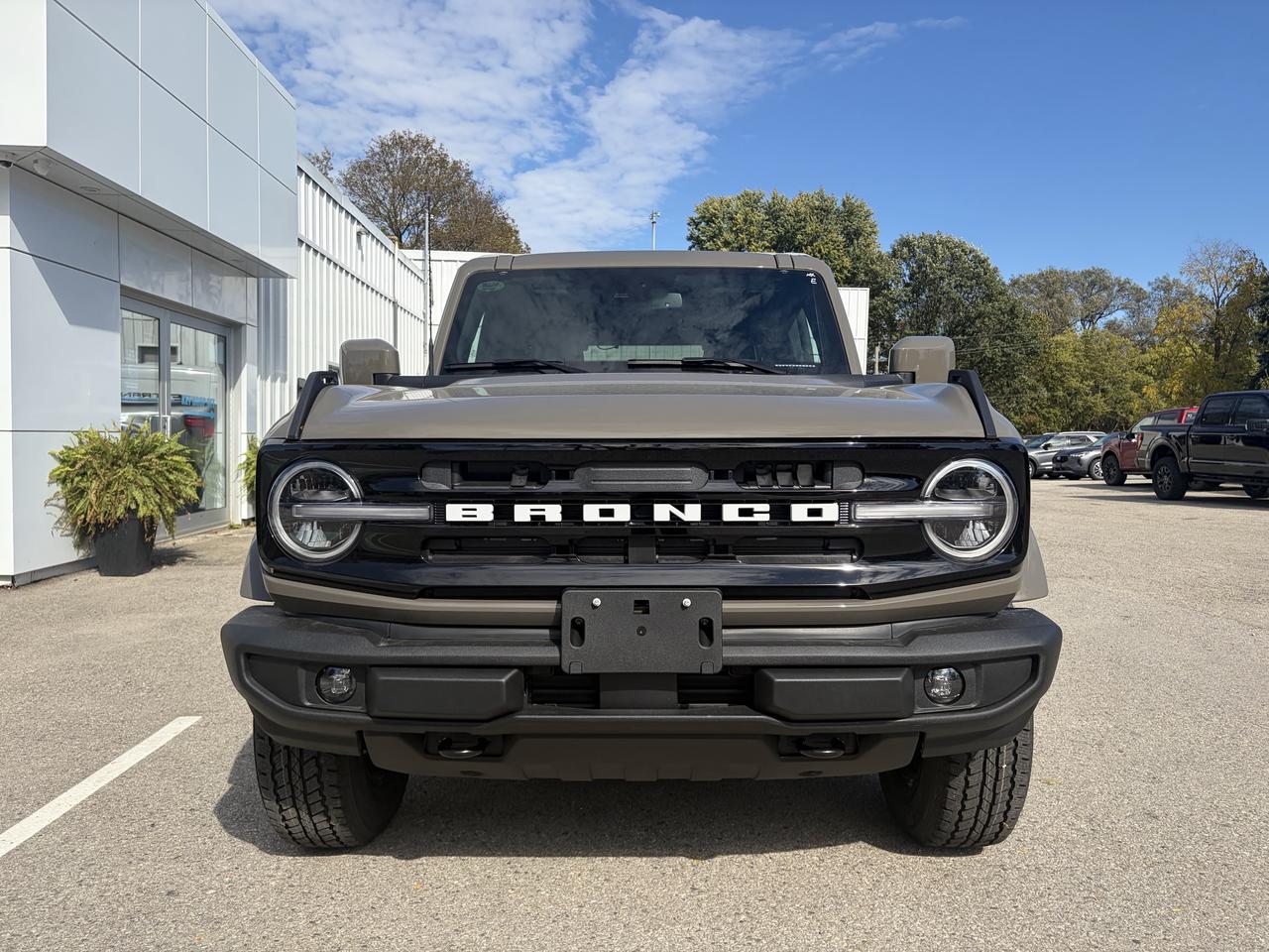 2026 Ford Bronco Outer Banks 4X4 Photo1