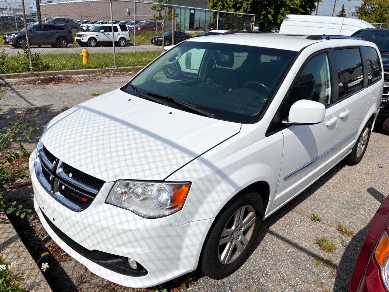 2016 Dodge Grand Caravan Crew - Photo #1